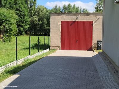 Budowa ogrodzenia przy świetlicy wiejskiej w Postróżu (30.06.2025r.)