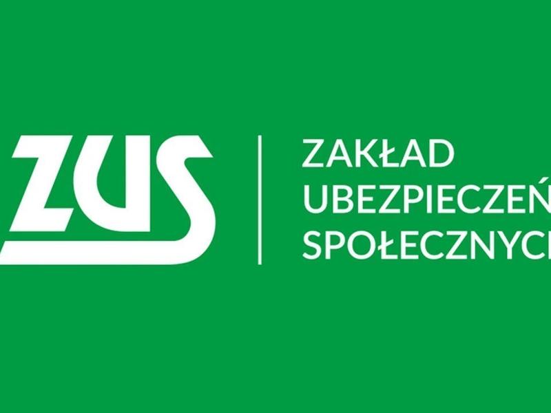 Białe logo „ZUS” na zielonym tle; obok pionowej kreski biały napis „Zakład Ubezpieczeń Społecznych”.
