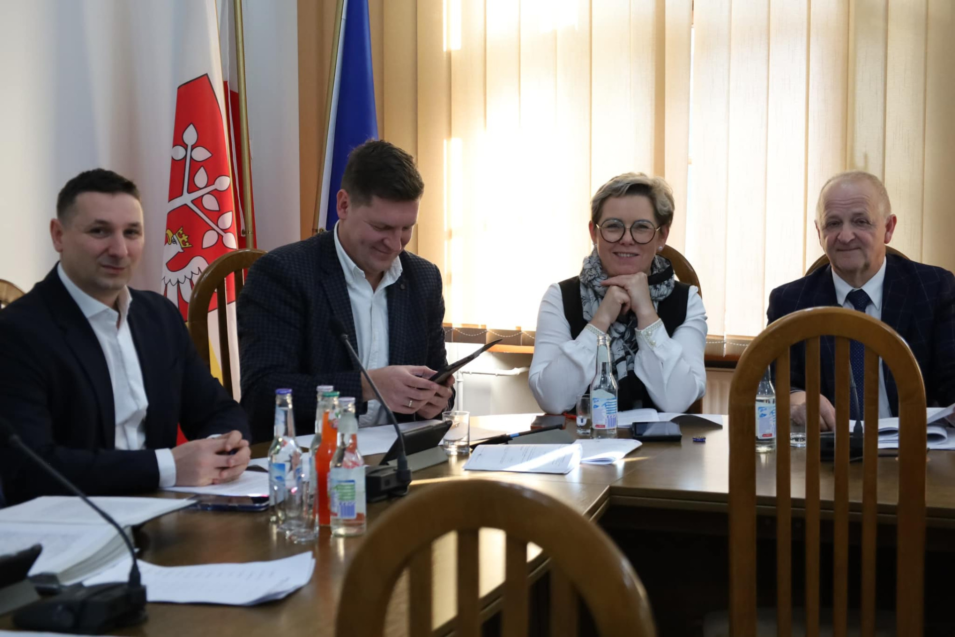 Na zdjęciu Wicestarosta Rafał Kudas oraz członkowie Zarządu Powiatu Kamil Ostrowski, Ewa Kęsek i Andrzej Słonina.