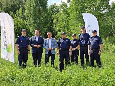 Na zdjęciu: przedstawiciele władz miasta, powiatu oraz Policji wojewódzkiej i powiatowej.