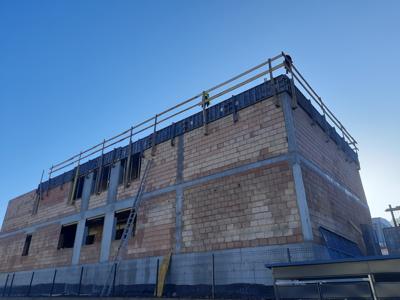 Powstające mury budynku