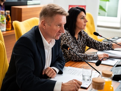 Posiedzenie Konwentu - na zdjęciu przewodniczący i wiceprzewodnicząca konwentu
