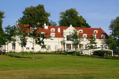 Gospodarstwo „Kamienny Park” w Rydzewie - copyright by Wojciech Darski „Mazury od środka”