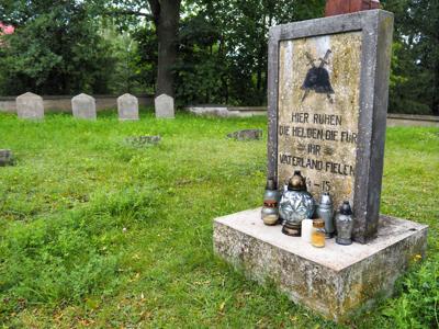 Cmentarz wojenny - Marcinowa Wola 3