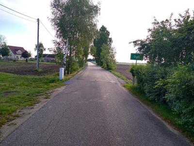 Zdjęcie przebudowanej drogi w miejscowości Dąb.