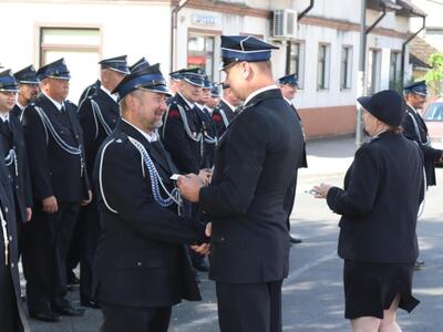 Odznaczenie zasłużonych druhów i druhen strażaków.