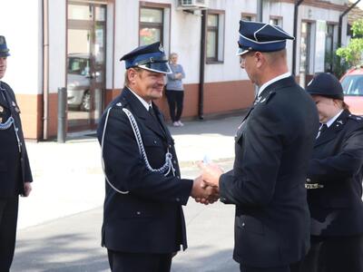 Odznaczenie zasłużonych druhów i druhen strażaków.