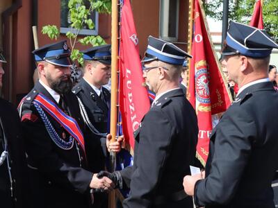 Odznaczenie zasłużonych druhów i druhen strażaków.