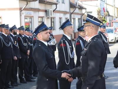 Odznaczenie zasłużonych druhów i druhen strażaków.