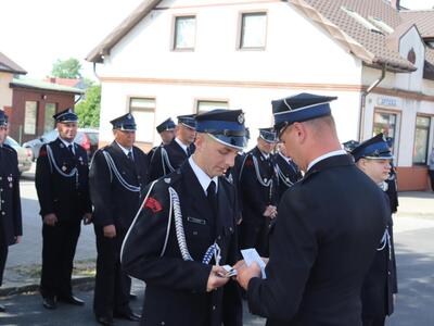 Odznaczenie zasłużonych druhów i druhen strażaków.