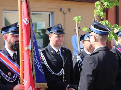Odznaczenie zasłużonych druhów i druhen strażaków.