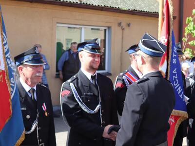 Odznaczenie zasłużonych druhów i druhen strażaków.
