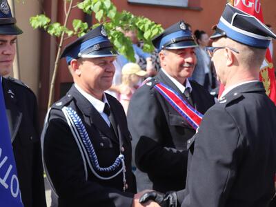Odznaczenie zasłużonych druhów i druhen strażaków.