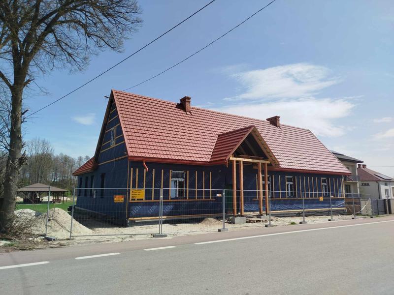 Remont i przebudowa zabytkowego budynku byłego Urzędu Gminy w Hucie Krzeszowskiej