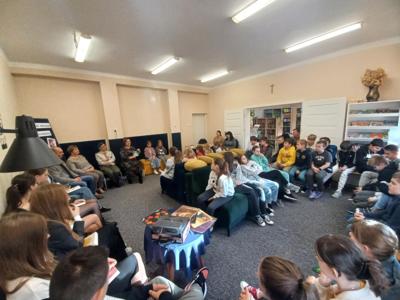 CZYTANIE DAWNIEJ I DZIŚ – MŁODZIEŻ W AKCJI