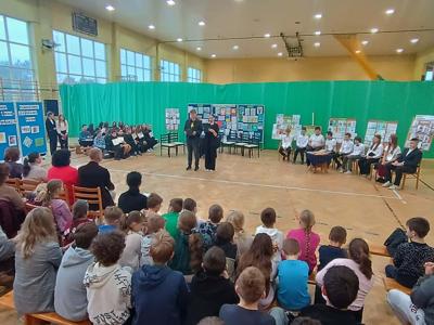 CZYTANIE DAWNIEJ I DZIŚ – MŁODZIEŻ W AKCJI