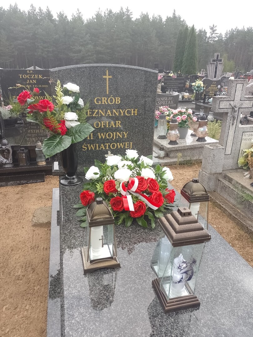 cmentarz.jpg [1294x1725]