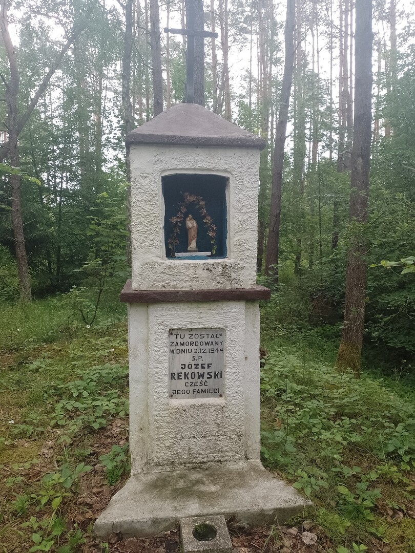 kapliczka.jpg [1387x1849]