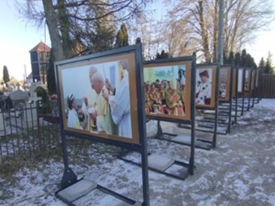 Wystawa o Św. Janie Pawle II w Czarnowie