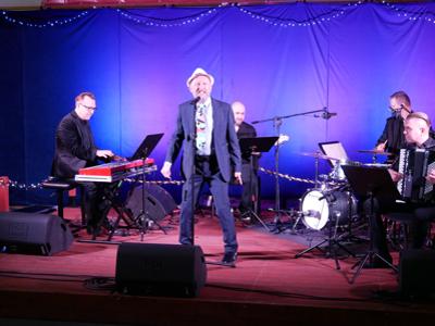 Artur Barciś Show podczas Gminnego Dnia Kobiet w SP Górsk