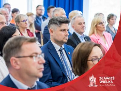 Wręczenie umów dotacyjnych na rozbudowę infrastruktury sportowej w regionie, fot. Tomasz Czachorowski/eventphoto.com.pl dla UMWKP 