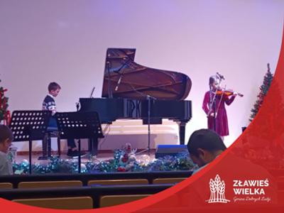 Uczniowie z Górska na konkursie "Świąteczne duety"