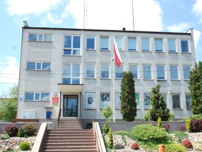 Urząd Gminy w Gostycynie, na parterze Filia Gostycyńska Banku Spółdzielczego w Koronowie