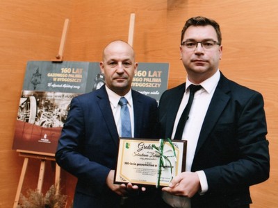 Na zdjęciu: od lewej Sebastian Latanowicz - Dyrektor Oddziału Polskich Sieci Gazowych w Bydgoszczy oraz Ireneusz Kucharski - Wójt Gminy Gostycyn.
