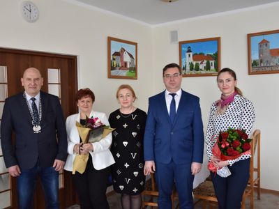 Na zdjęciu od lewej strony: Ryszard Sucharski, Anna Jagła, Dorota Gromowska, Ireneusz Kucharski, Anna Bereda.