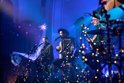 Zdjęcie przedstawia koncert kolęd i pastorałek w kościele w Kręgu.