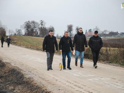 Odbiór modernizacji drogi w Ciecholewach