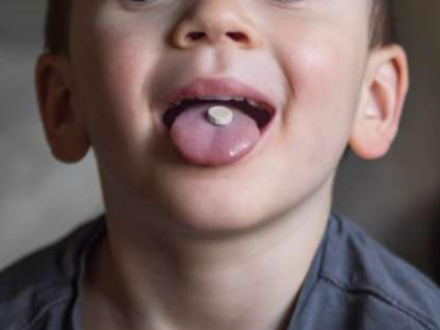 Materiały edukacyjne dotyczące postępowania w sytuacji połknięcia przez dziecko ciała obcego