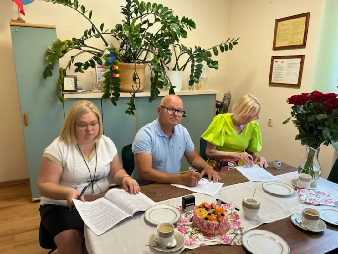 
Podpisanie umowy na Remont drogi gminnej w Głuchowie
