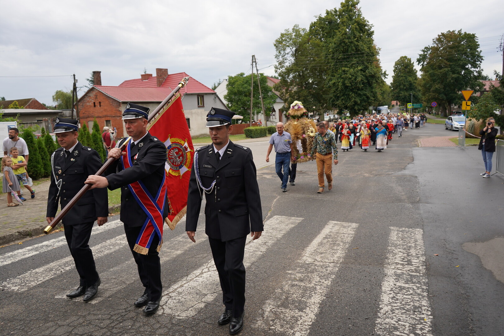 DOŻYNKI POWIATOWO-GMINNE W TRZEBIECHOWIE 