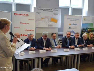 Podpisanie umowy na zaprojektowania i wybudowania hali utrzymaniowo-naprawczej pojazdów kolejowych w Sochaczewie