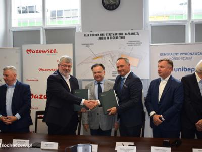 Podpisanie umowy na zaprojektowania i wybudowania hali utrzymaniowo-naprawczej pojazdów kolejowych w Sochaczewie