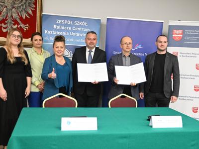 podpisanie porozumienia uczelni z ZS RCKU