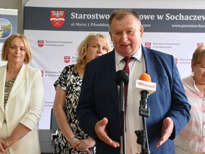 podpisanie umowy na remont drogi