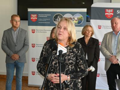 podpisanie umowy na drogę