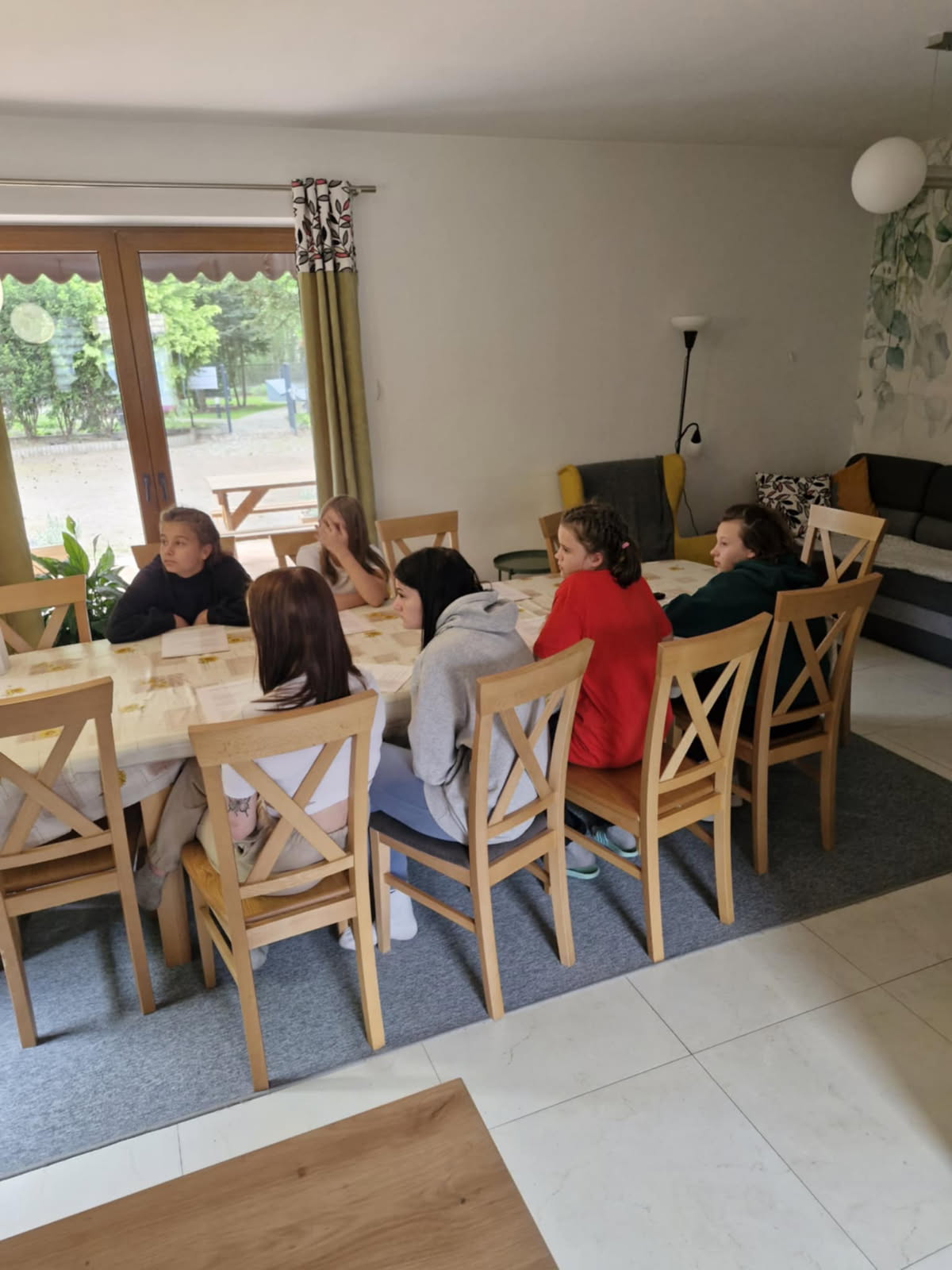 zdj przedstawia dzieci z placówek