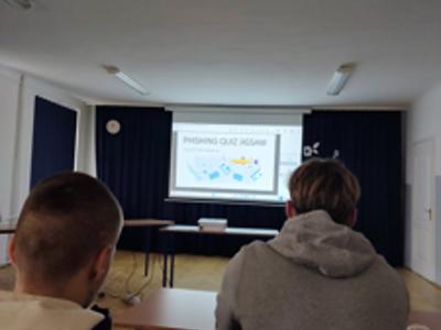 Zdjęcia prezentujące zajęcia