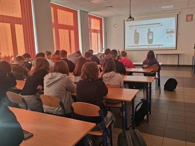 Zdjęcia prezentujące zajęcia