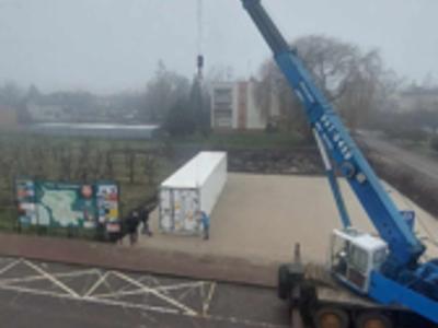 Zdjęcia z rozładunku kontenerów