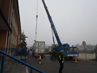 Zdjęcia z rozładunku kontenerów