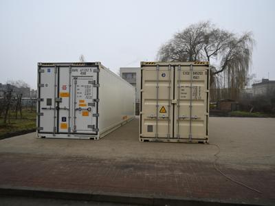 Zdjęcia z rozładunku kontenerów