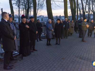 Zdjęcie z odsłonięcia pomnika