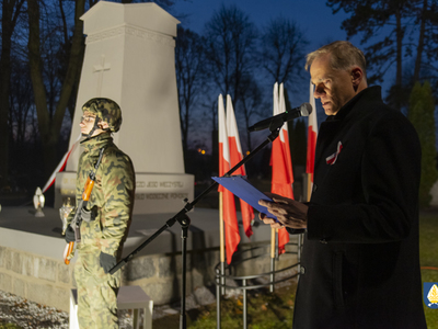 Zdjęcie z odsłonięcia pomnika