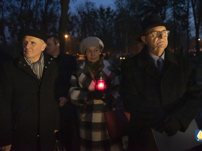 Zdjęcie z odsłonięcia pomnika