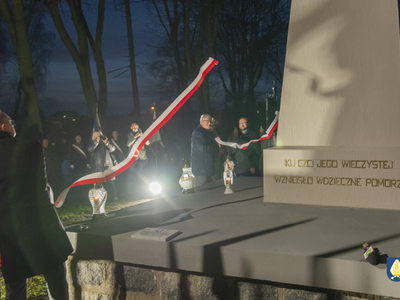 Zdjęcie z odsłonięcia pomnika