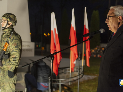 Zdjęcie z odsłonięcia pomnika